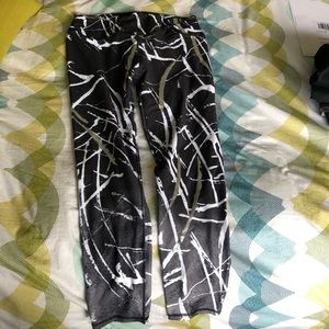 Crazy print athletic leggings